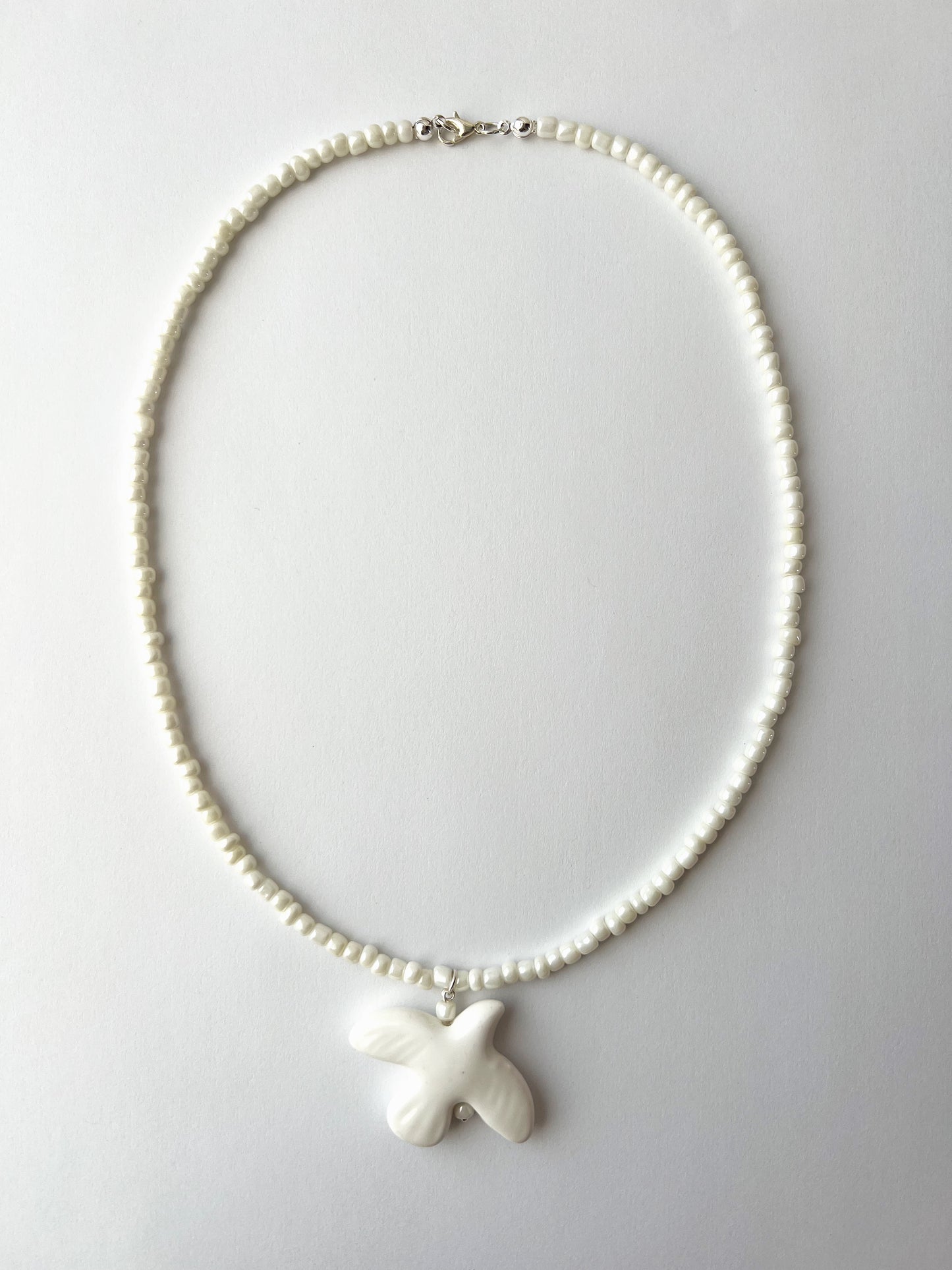 Collar Aguila Mostacillas