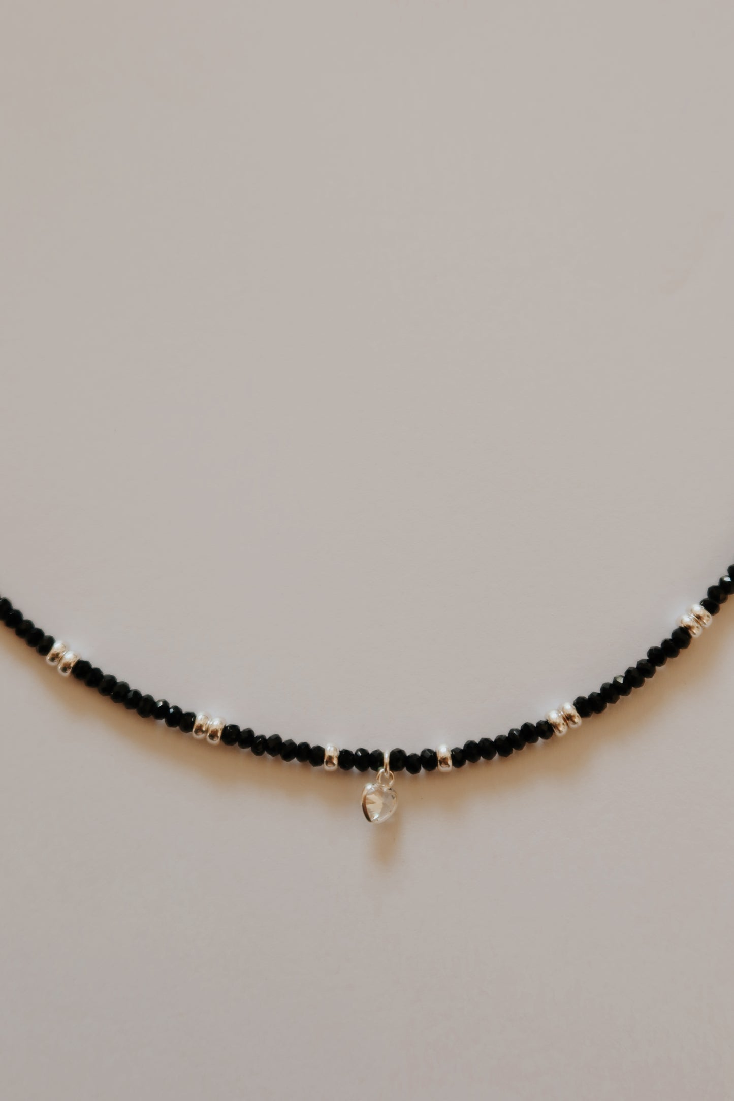 Gargantilla Cristales Negro Corazon