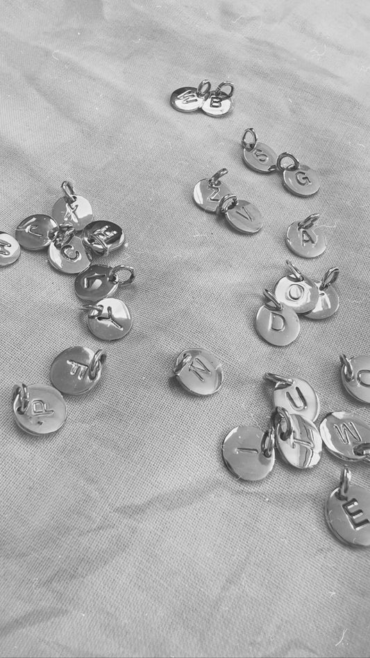 Collar Inicial Grabada